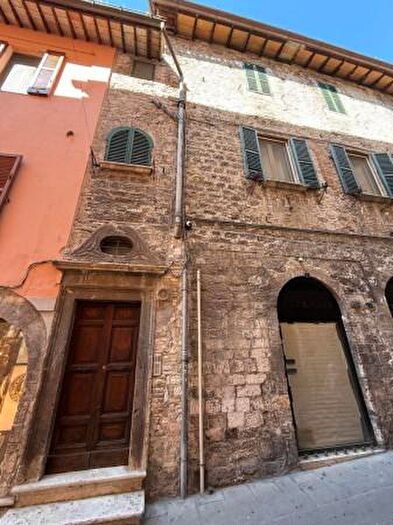 Appartamento quadrilocale in vendita in Via Arnaldo Fortini, Assisi