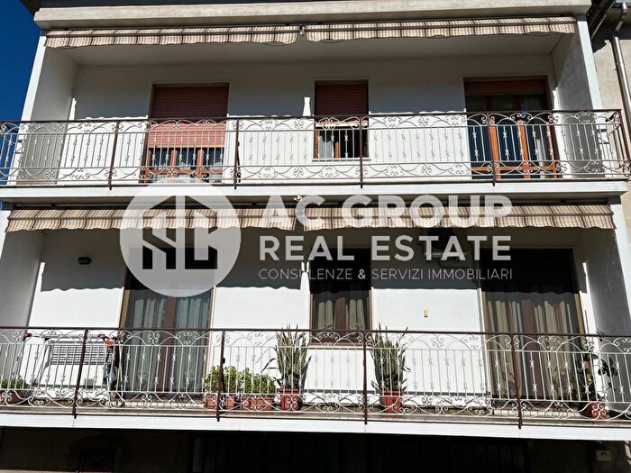 Appartamento quadrilocale in vendita in Via Vittorio Veneto, Solaro