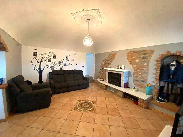 Casa con 6 locali in vendita in Vicolo Rialto, Palazzolo Vercellese