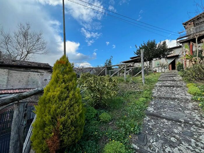 Appartamento con 7 locali in vendita in Coreglia Antelminelli