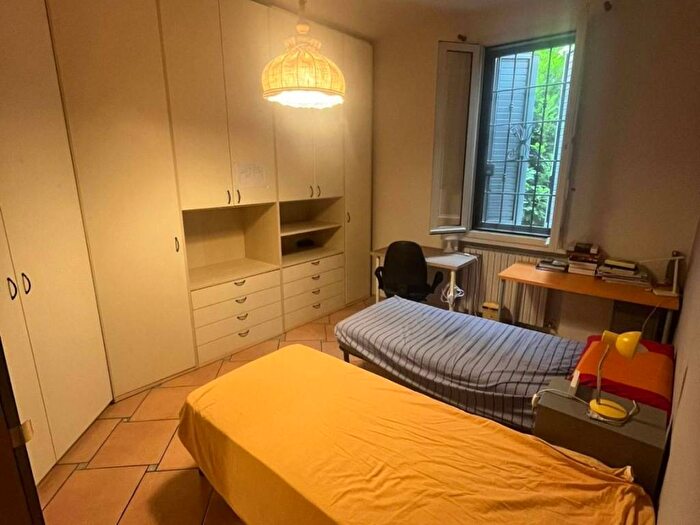 Appartamento con 6 locali in affitto in Via Andrea da Faenza, Bolognina, Bologna