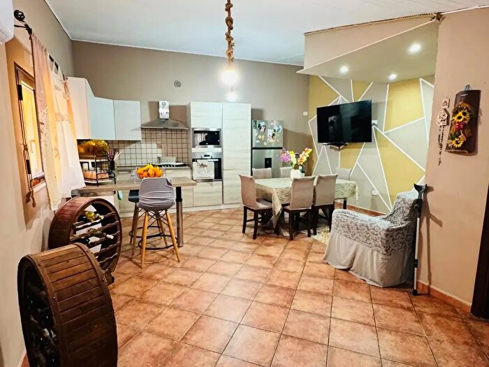 Appartamento con 10 locali in vendita in Via Montagnola, Casteldaccia