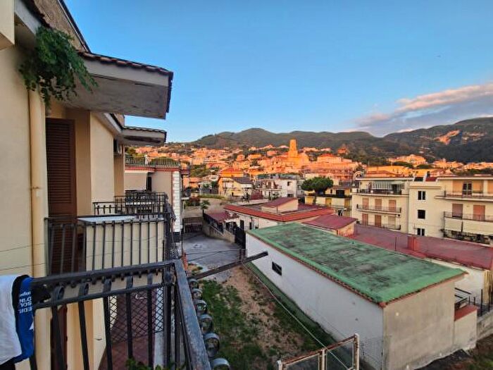 Appartamento trilocale in vendita in Via SantAlfonso, Lettere