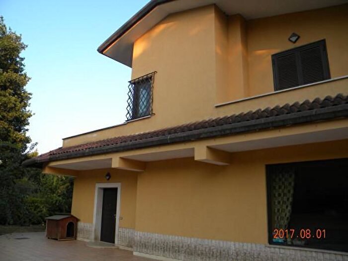 Casa con 6 locali in vendita in Via del Colle Fiore, Frosinone