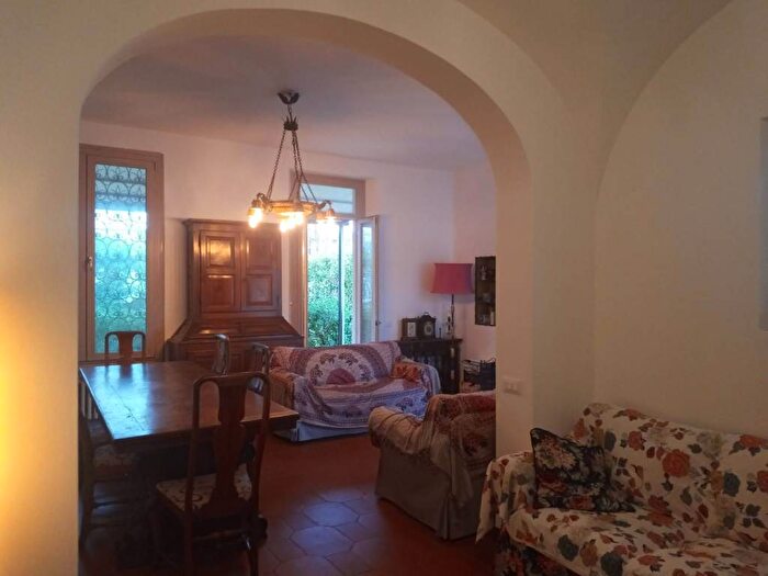 Casa con 6 locali in affitto in Pietrasanta