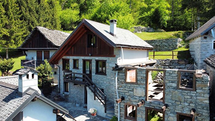 Case in Vendita e in Affitto - 2