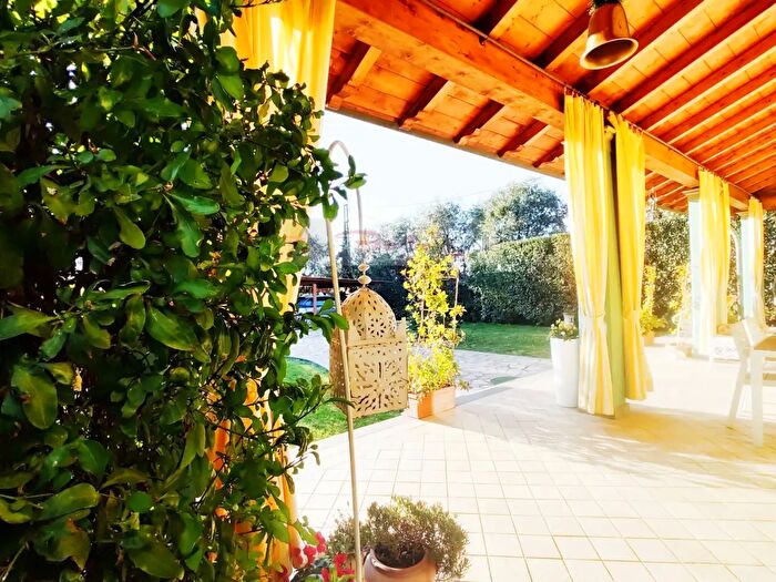 Casa con 8 locali in vendita in Via Ragazzi del, Seravezza