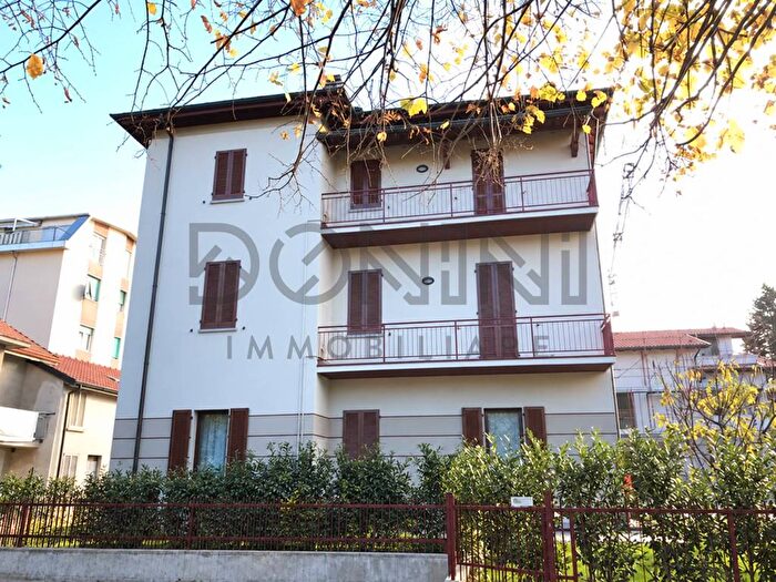 Appartamento bilocale in affitto in Via Giuseppe Mazzini, Locate Varesino