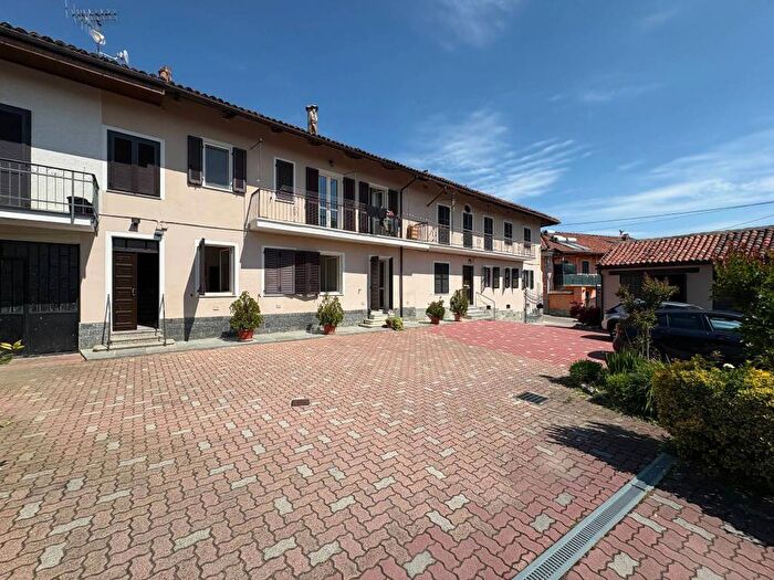 Appartamento trilocale in affitto in Via Capoluogo, Santo Stefano Roero