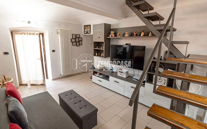 Appartamento trilocale in vendita in Vicolo Schioppo, Trana