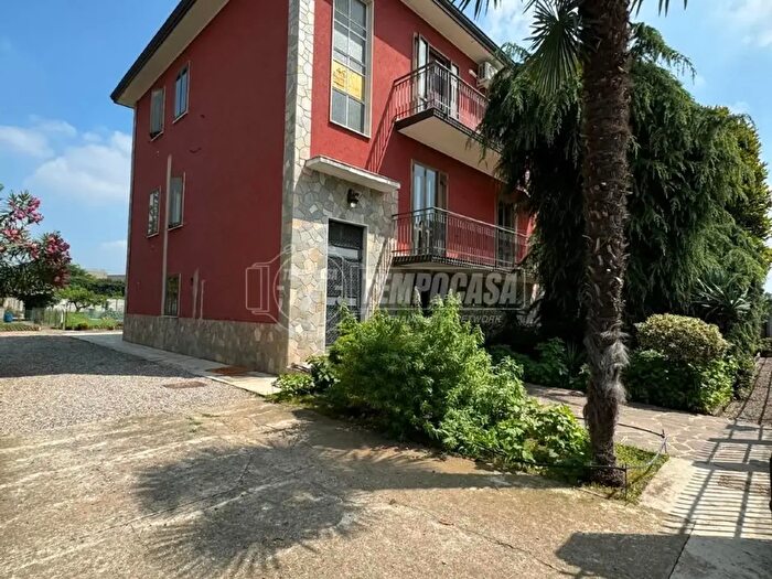 Casa con 6 locali in vendita in Via Don Minzoni, Sedriano