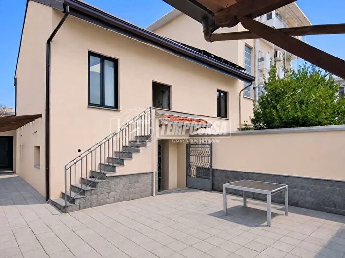 Casa quadrilocale in vendita in Vercelli