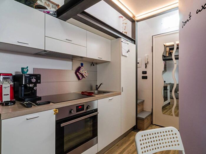 Appartamento monolocale in affitto in Via Comelico, Cadore, Milano