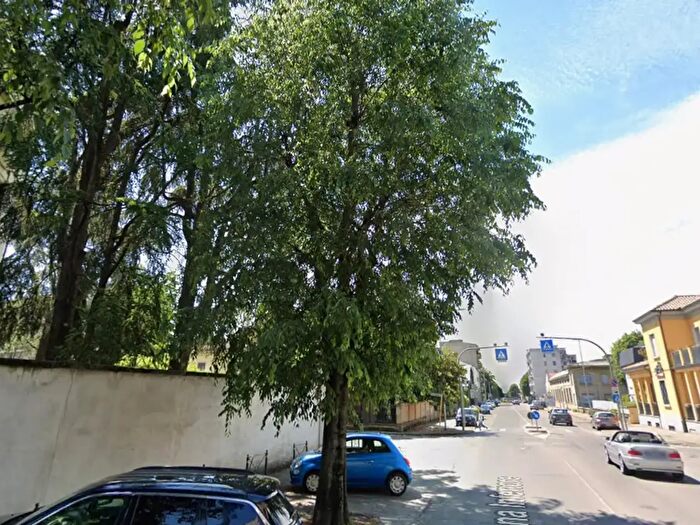 Appartamento trilocale in affitto in Via Zanardi Bonfiglio, Voghera