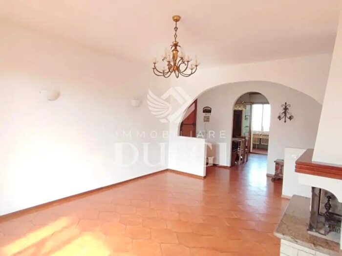 Appartamento con 7 locali in vendita in Viareggio