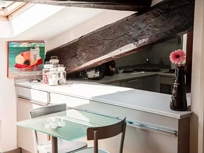 Appartamento monolocale in affitto in Via Tommaso Grossi, Como