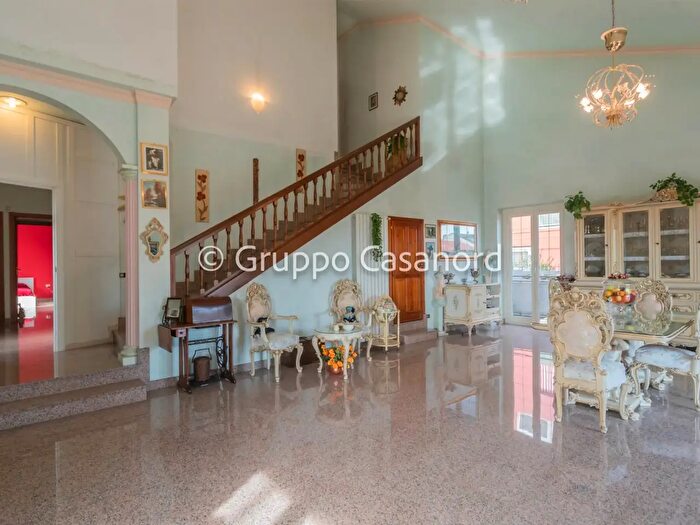 Case in Vendita e in Affitto - 2