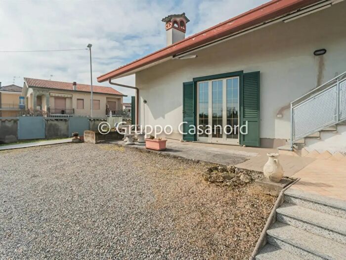 Case in Vendita e in Affitto - 3