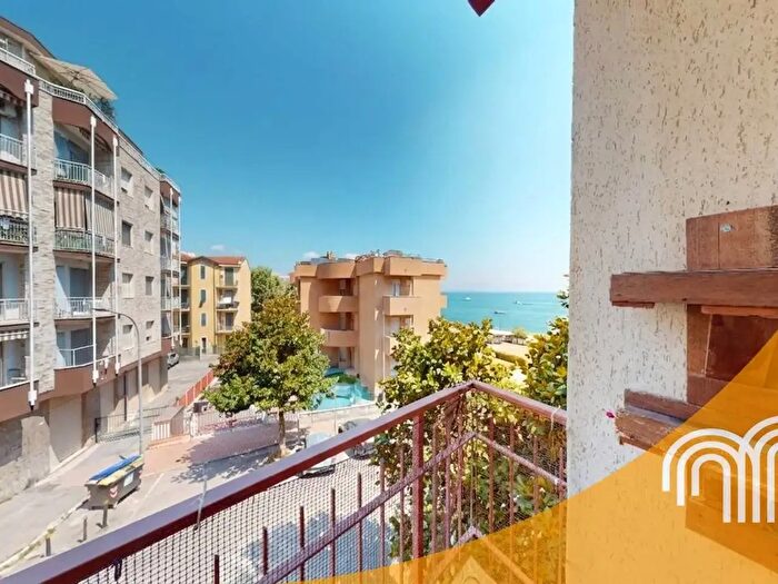 Appartamento quadrilocale in vendita in Via Nazario Sauro, Albenga