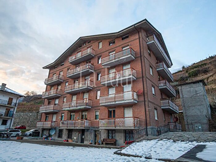 Appartamento trilocale in vendita in Via Corrado Gex, Saint Pierre