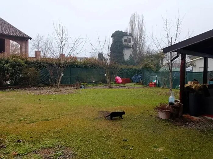 Casa con 6 locali in vendita in Gragnano Trebbiense