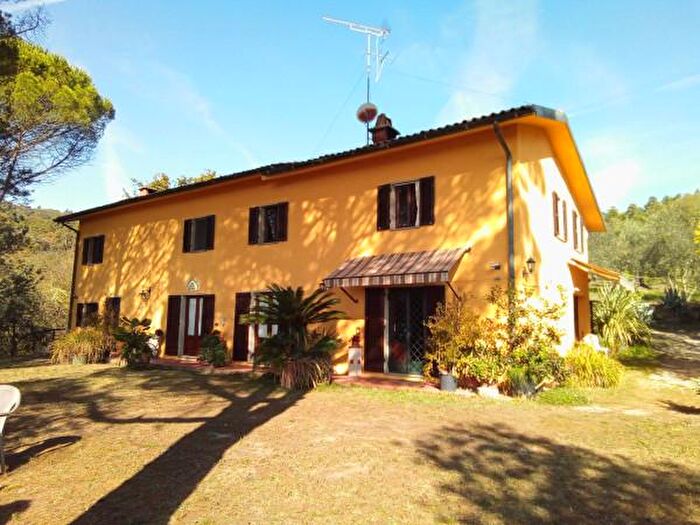 Casa con 6 locali in vendita in Monsummano Terme