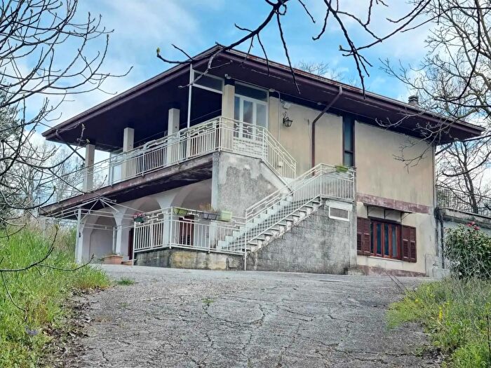 Casa con 5 locali in vendita in Via Crocefisso, San Potito Ultra