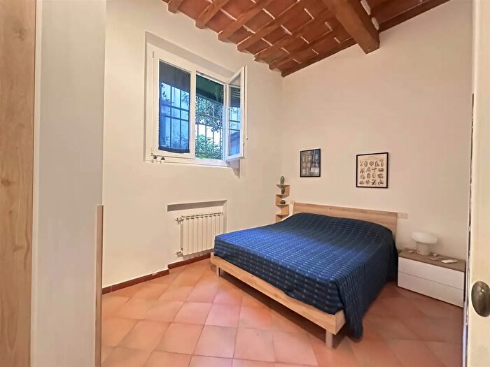 Appartamento con 5 locali in affitto in Firenze