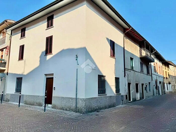 Appartamento quadrilocale in vendita in Via Senatore a Carminati, Brignano Gera D'Adda