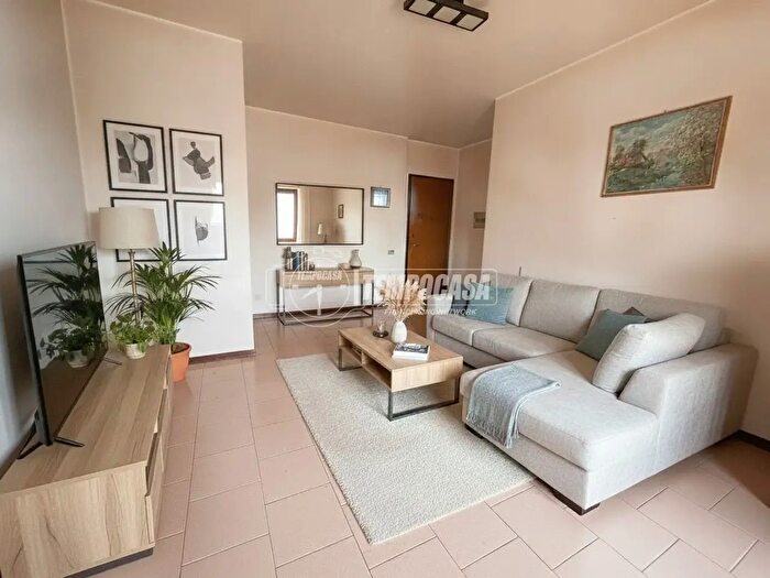 Appartamento trilocale in vendita in Via Don Valentini, Monza