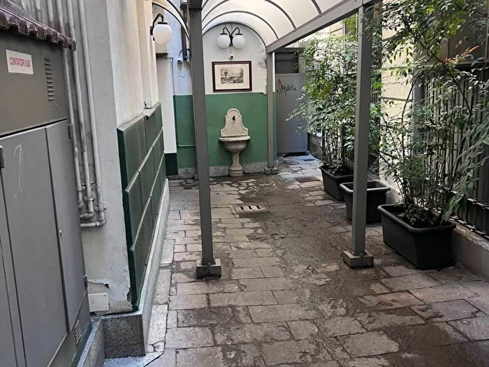 Appartamento trilocale in affitto in Via Giuseppe Mazzini, Duomo, Milano