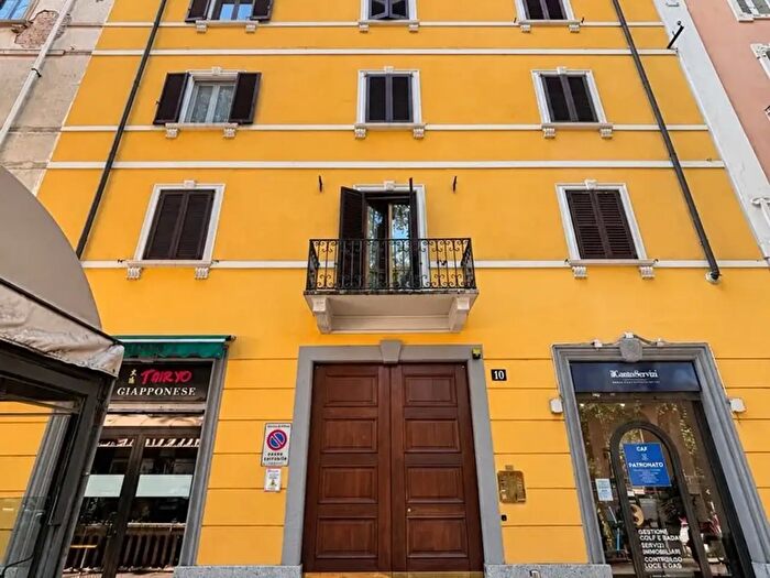 Appartamento monolocale in vendita in Via Sanzio, Milano