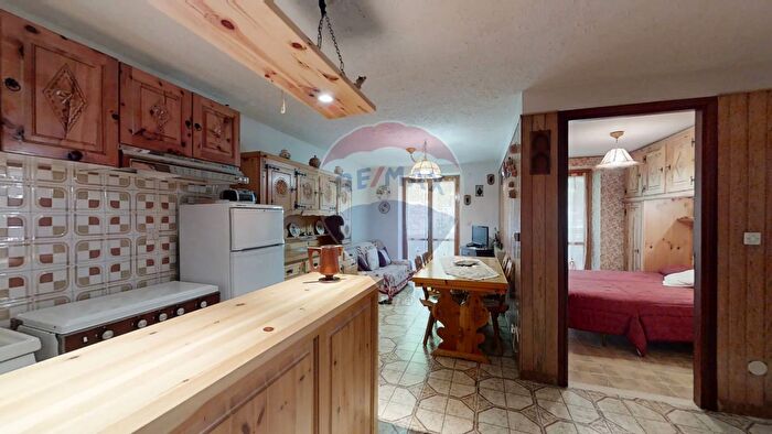 Appartamento bilocale in vendita in Via Pontechianale, Casteldelfino