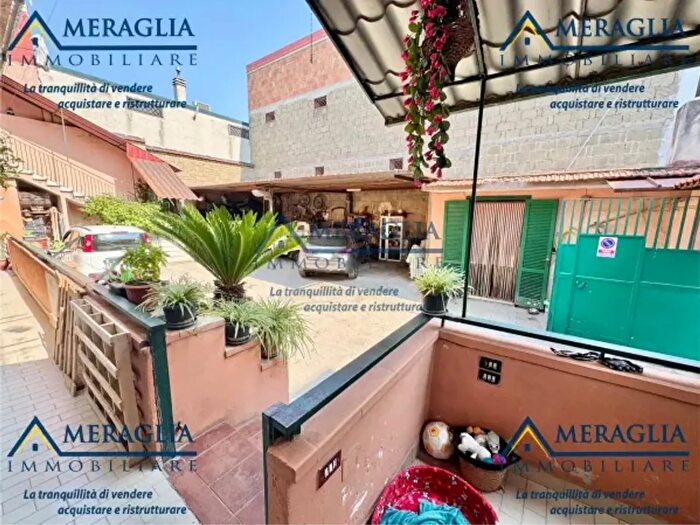 Appartamento con 6 locali in vendita in Via della Repubblica, Parete