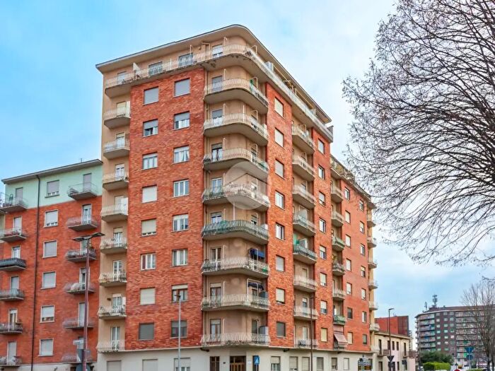 Appartamento bilocale in vendita in Via Verolengo, Torino