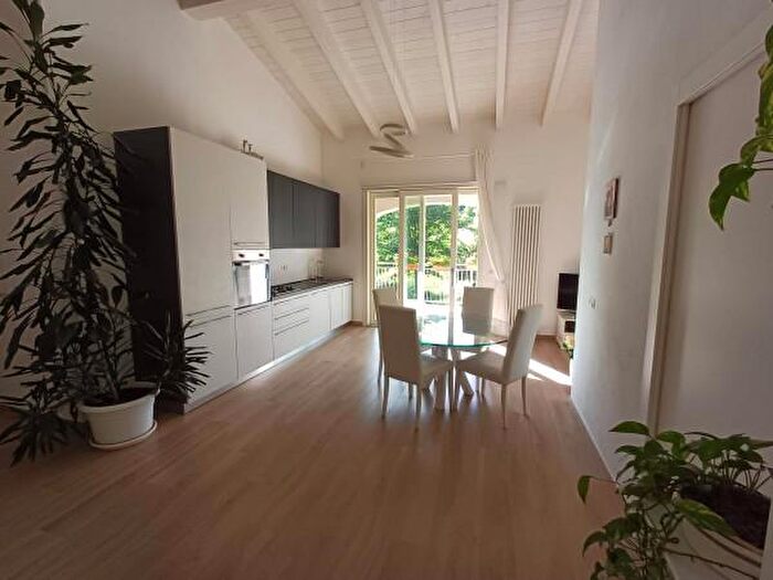 Appartamento con 5 locali in vendita in Pavullo Nel Frignano