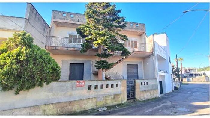 Casa quadrilocale in vendita in Via Giuseppe Parini, Collepasso