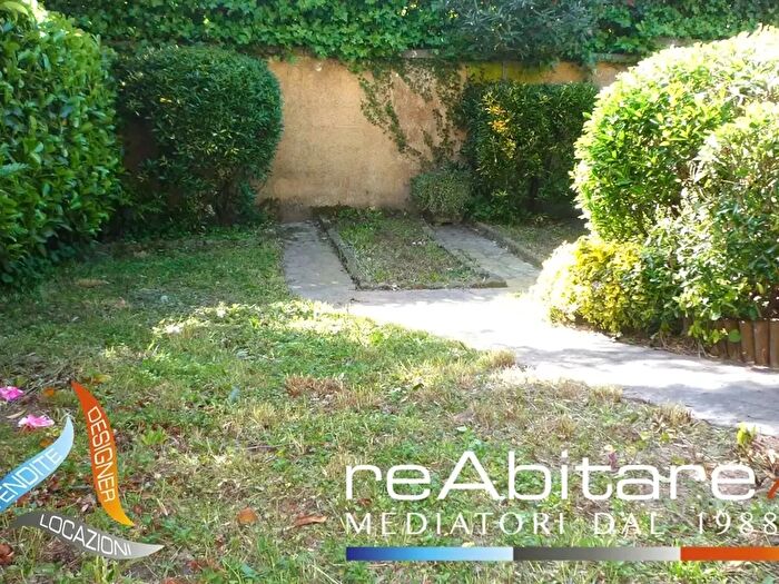 Casa quadrilocale in vendita in Viale dei Tigli, Arese