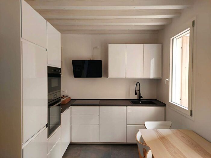 Casa trilocale in affitto in Via Pilade Bronzetti, Savonarola Ponte Molino, Padova