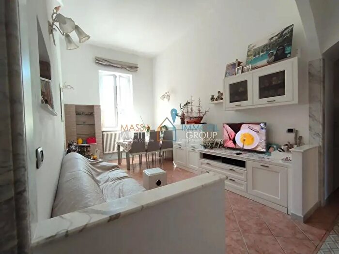 Appartamento con 5 locali in vendita in Via Don Minzoni, Carrara