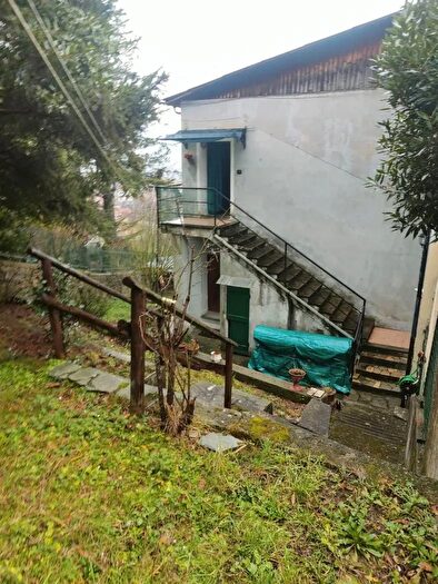 Casa trilocale in vendita in Casella, Savignone