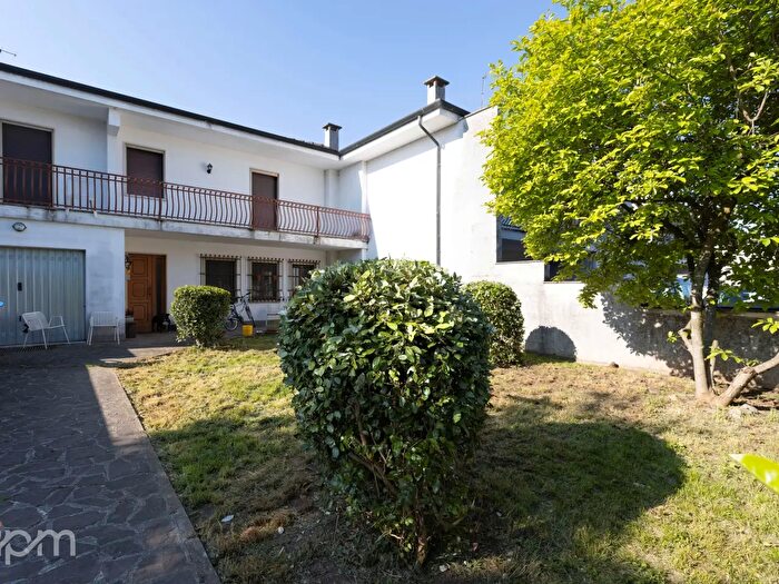 Casa con 5 locali in vendita in Porto Mantovano