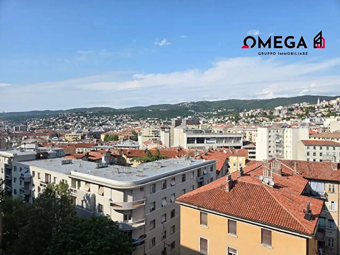 Appartamento quadrilocale in vendita in Viale Gabriele dAnnunzio, Trieste