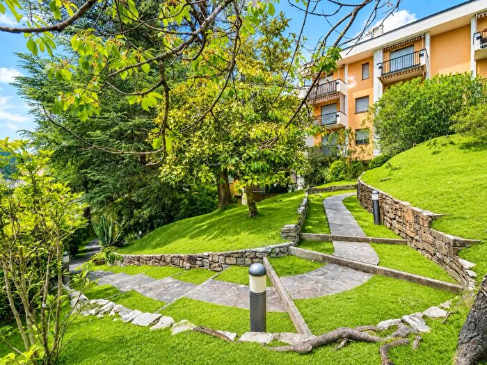 Appartamento trilocale in vendita in Via Villa Grande, Rapallo