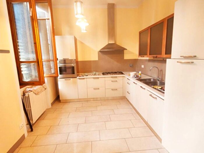 Appartamento quadrilocale in affitto in Via Ammiraglio Burzagli, Città, Montevarchi