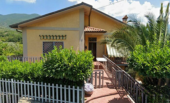 Casa quadrilocale in vendita in San Vincenzo Valle Roveto