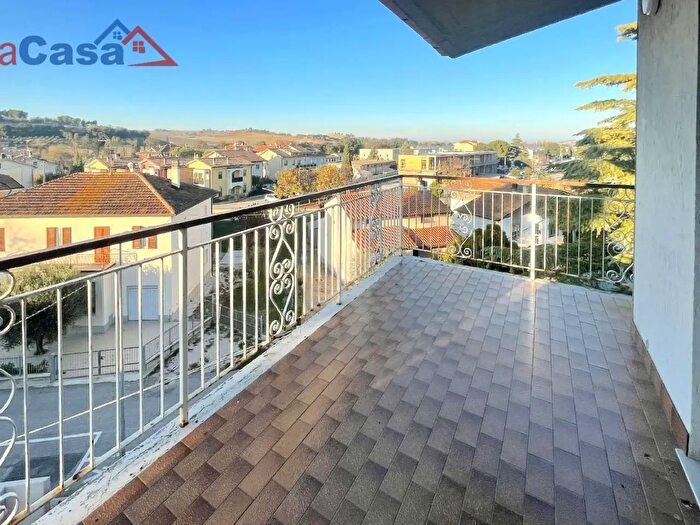 Appartamento quadrilocale in vendita in Via San Girolamo, Ostra