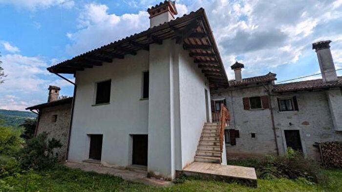 Casa quadrilocale in vendita in Prepotto