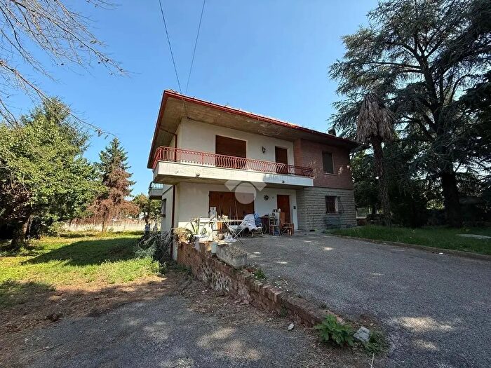 Casa con 5 locali in vendita in Via Castel Latino, Forli'
