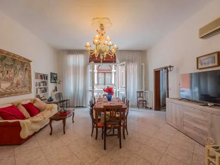 Casa con 6 locali in vendita in Calle Stella, Venezia